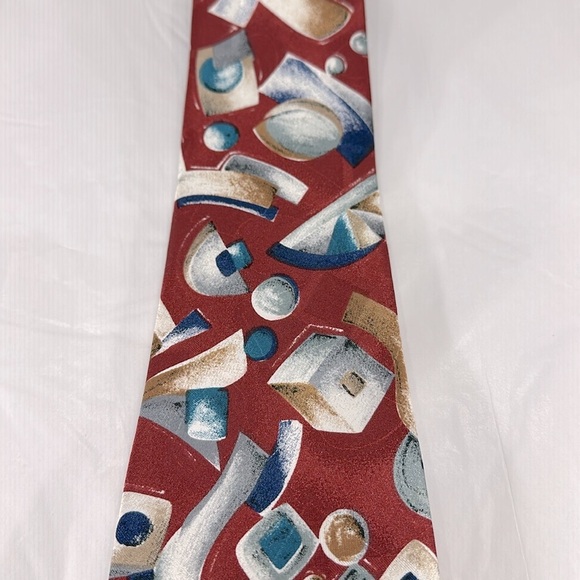 Carlos Tomasini - Red Multi Abstract Geometric Shapes Men’s Silk Necktie ⭐️ EUC - Picture 3 of 6